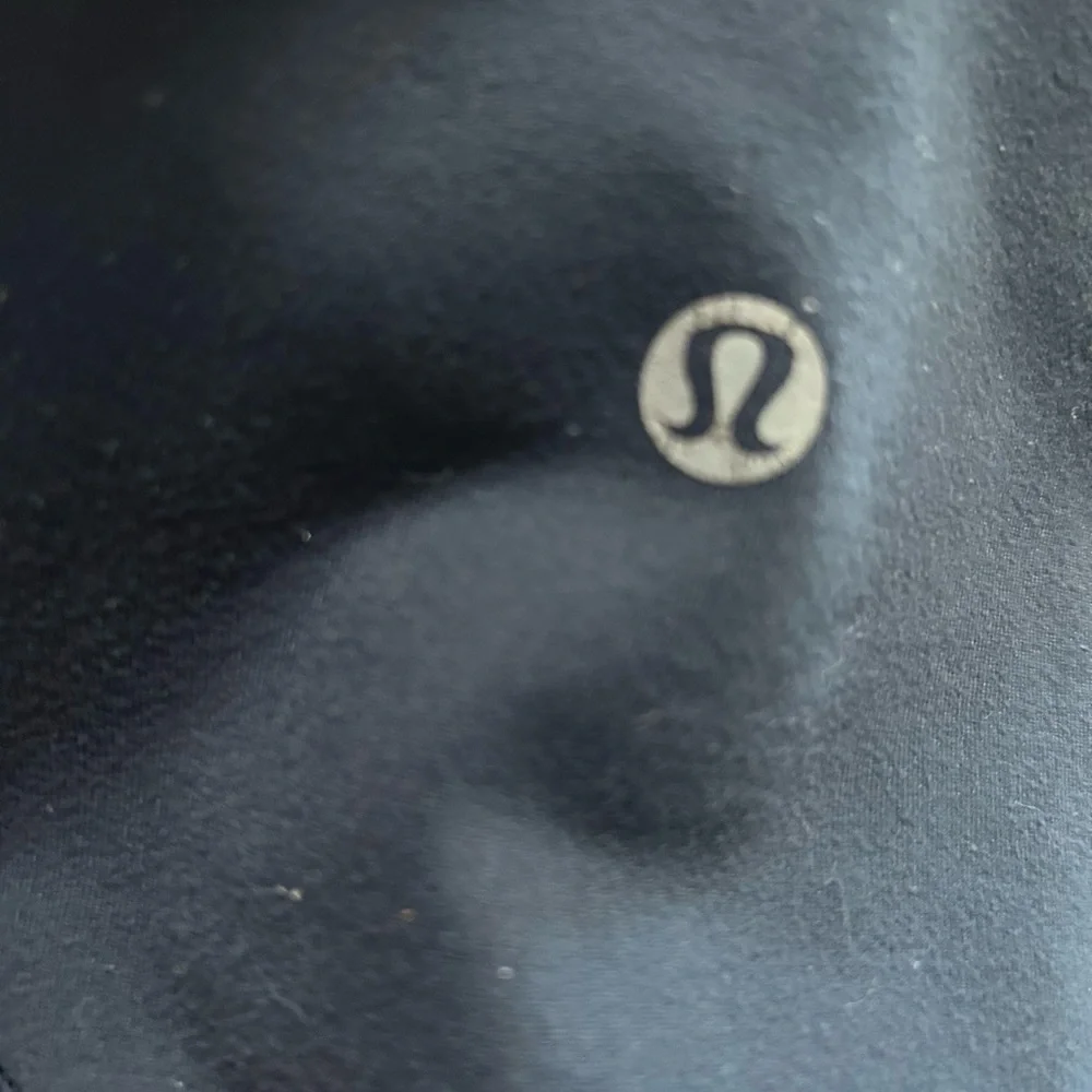 lululemon athletica Women’s Cropped Dark Blue Leggings - Picture 4 of 10